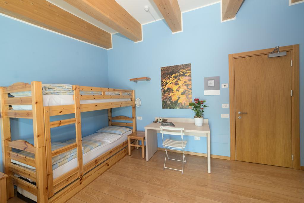 Hostel L'Ost - Ostello Di Grumes Buitenkant foto