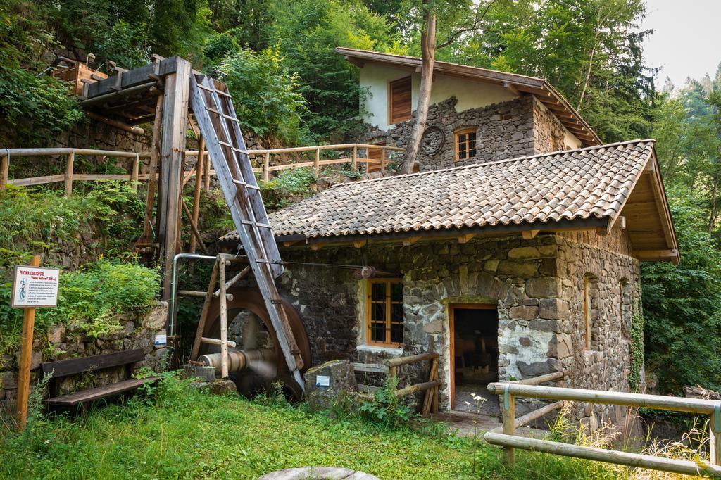 Hostel L'Ost - Ostello Di Grumes Buitenkant foto